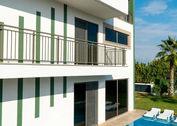 Eden Nest Exclusive 호텔 *